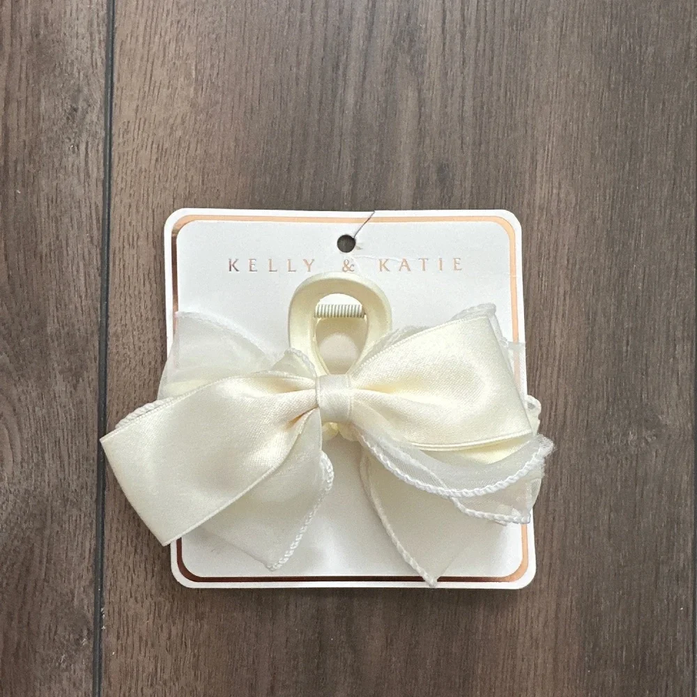 New Cream Bow Hair Claw Clip